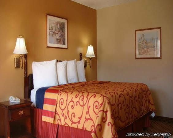 Regency 7 Motel 2*