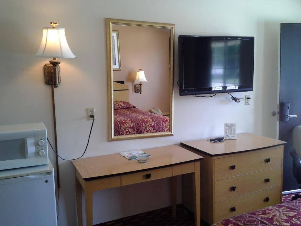 Regency 7 Motel 2*