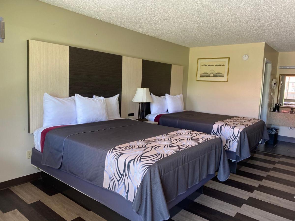 Regency 7 Motel 2*